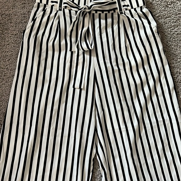 EUC Zara White Black Striped Wide-Leg Pants Medium - Picture 3 of 11